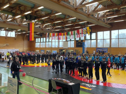 2-halle-einlauf