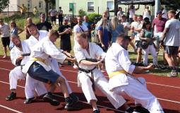 66-Tauziehen-Karate