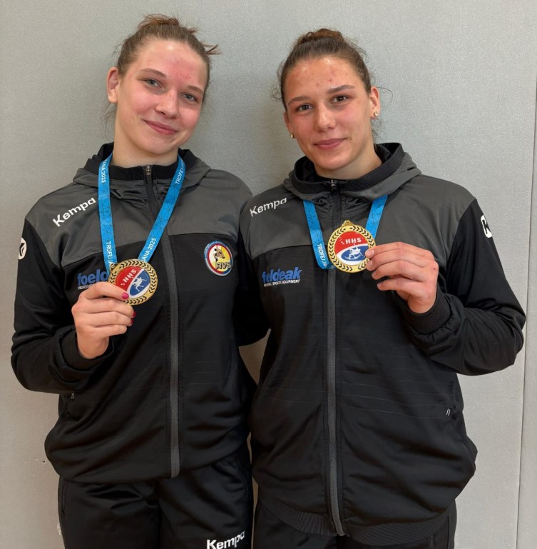 Naemi und Cassidy